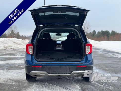 Used 2021 Ford Explorer XLT w/ Equipment Group 202A image 6