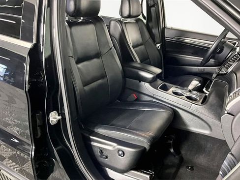 Used 2019 Jeep Grand Cherokee Limited w/ Luxury Group II image 29