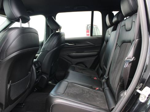 Used 2024 Jeep Grand Cherokee Altitude AWD/4WD image 24