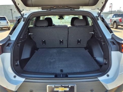 Used 2025 Chevrolet Equinox EV LT image 11