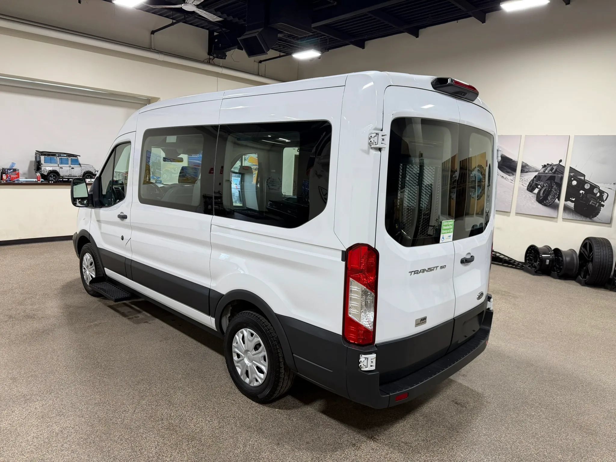 Used 2018 Ford Transit 150 XL RWD image 20