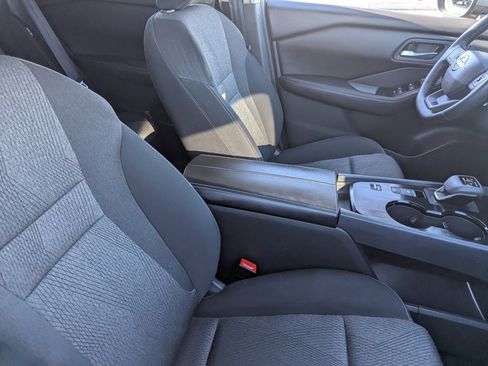 Certified 2025 Nissan Rogue SV image 11