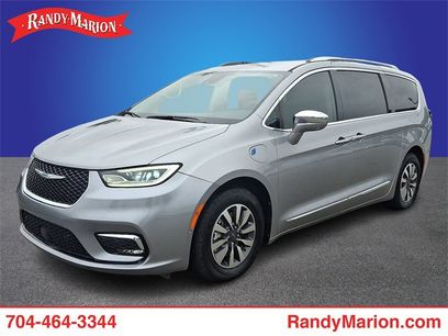 Used 2021 Chrysler Pacifica Limited w/ Premium & Safety Sphere Group