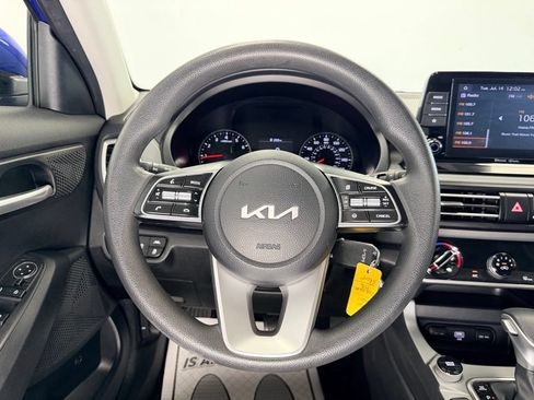 Used 2023 Kia Seltos LX AWD/4WD image 14
