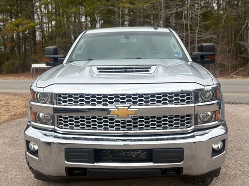 Used 2019 Chevrolet Silverado 2500 LT w/ LT Convenience Package image 54