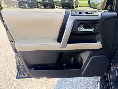 Certified 2024 Toyota 4Runner SR5 Premium w/ Moonroof Package AWD/4WD image 18