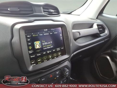 Used 2023 Jeep Renegade Latitude AWD/4WD image 35