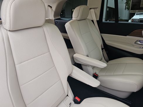 Certified 2026 Mercedes-Benz GLS 450 4MATIC image 13