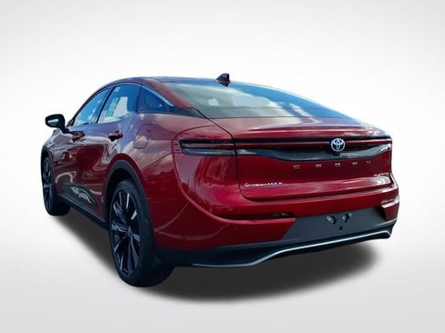 New 2026 Toyota Crown Platinum image 4