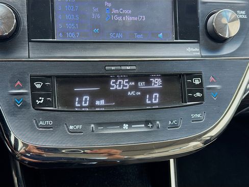 Used 2014 Toyota Avalon XLE Touring FWD image 12
