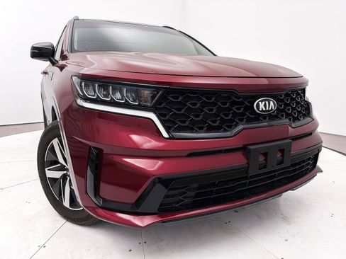 Used 2021 Kia Sorento S w/ Panoramic Sunroof Package image 2