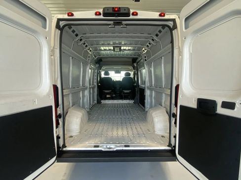 Used 2025 RAM ProMaster 2500 w/ Convenience Group FWD image 12