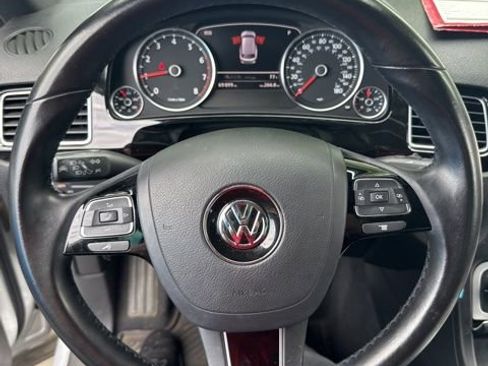 Used 2017 Volkswagen Touareg Wolfsburg Edition AWD/4WD image 7