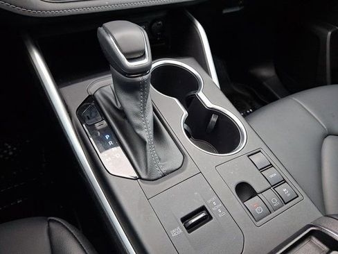 Used 2023 Toyota Highlander XLE image 21