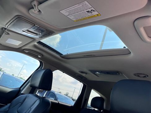 Certified 2022 Kia Telluride EX w/ EX Premium Package FWD image 19