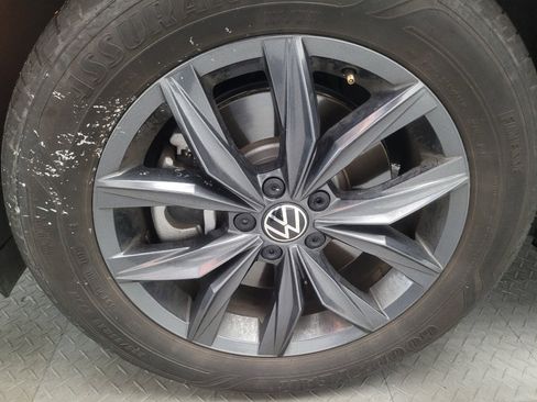 Used 2022 Volkswagen Tiguan SE image 31