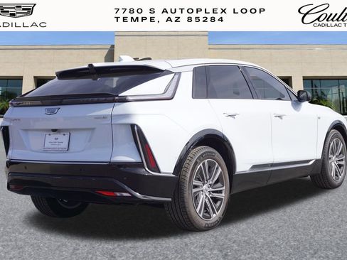 New 2026 Cadillac Lyriq Luxury image 3