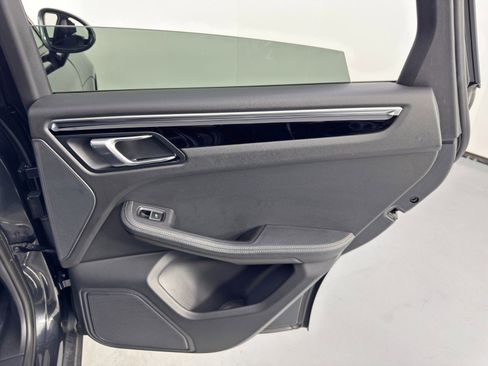 Used 2023 Porsche Macan w/ Premium Plus Package image 44
