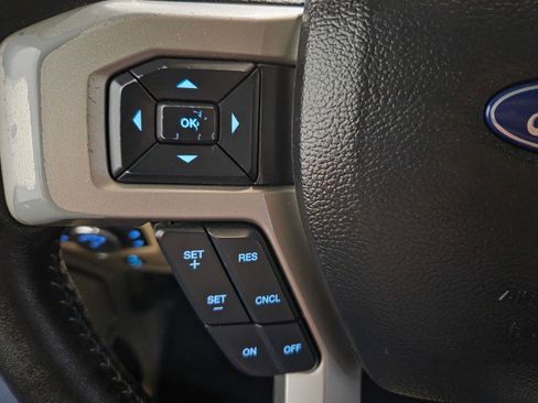 Used 2017 Ford F250 Lariat w/ Chrome Package image 47