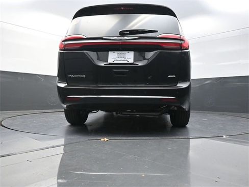 New 2026 Chrysler Pacifica Select image 22