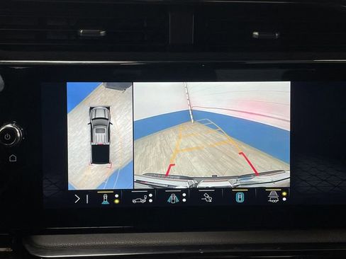 Used 2023 GMC Sierra 1500 AT4 image 10