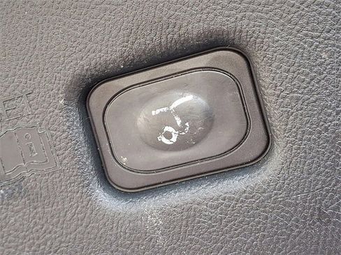 Used 2019 Lincoln Nautilus Select image 28