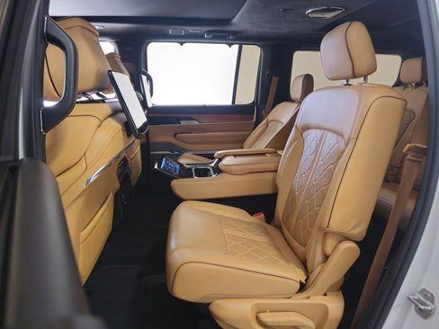 Used 2022 Jeep Grand Wagoneer Series III w/ Rear Seat Video Group 1 image 11