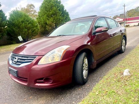 Used 2010 Nissan Altima 2.5 SL w/ Convenience Pkg image 1