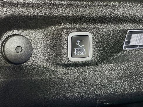 Used 2024 Jeep Grand Cherokee L Limited w/ Luxury Tech Group II image 32