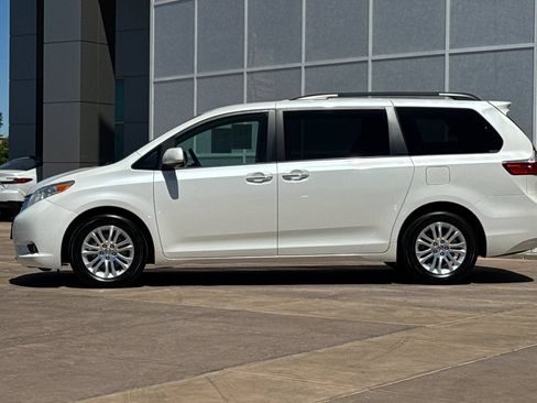 Certified 2016 Toyota Sienna XLE w/ XLE Navigation Package FWD image 8