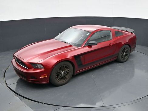 Used 2014 Ford Mustang Coupe RWD image 25