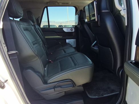 Used 2023 Lincoln Navigator L Black Label AWD/4WD image 31
