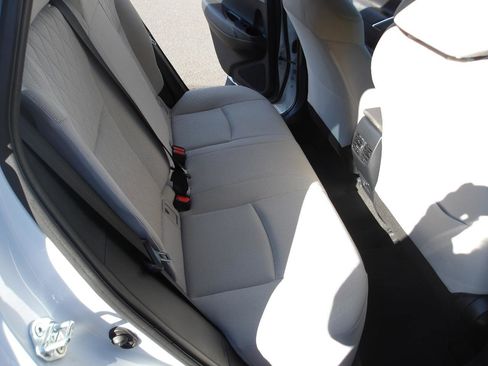 Used 2022 Toyota Corolla Cross LE w/ Moonroof Package FWD image 12
