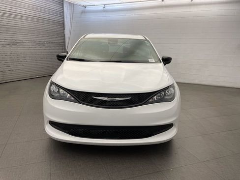 New 2026 Chrysler Voyager LX image 6