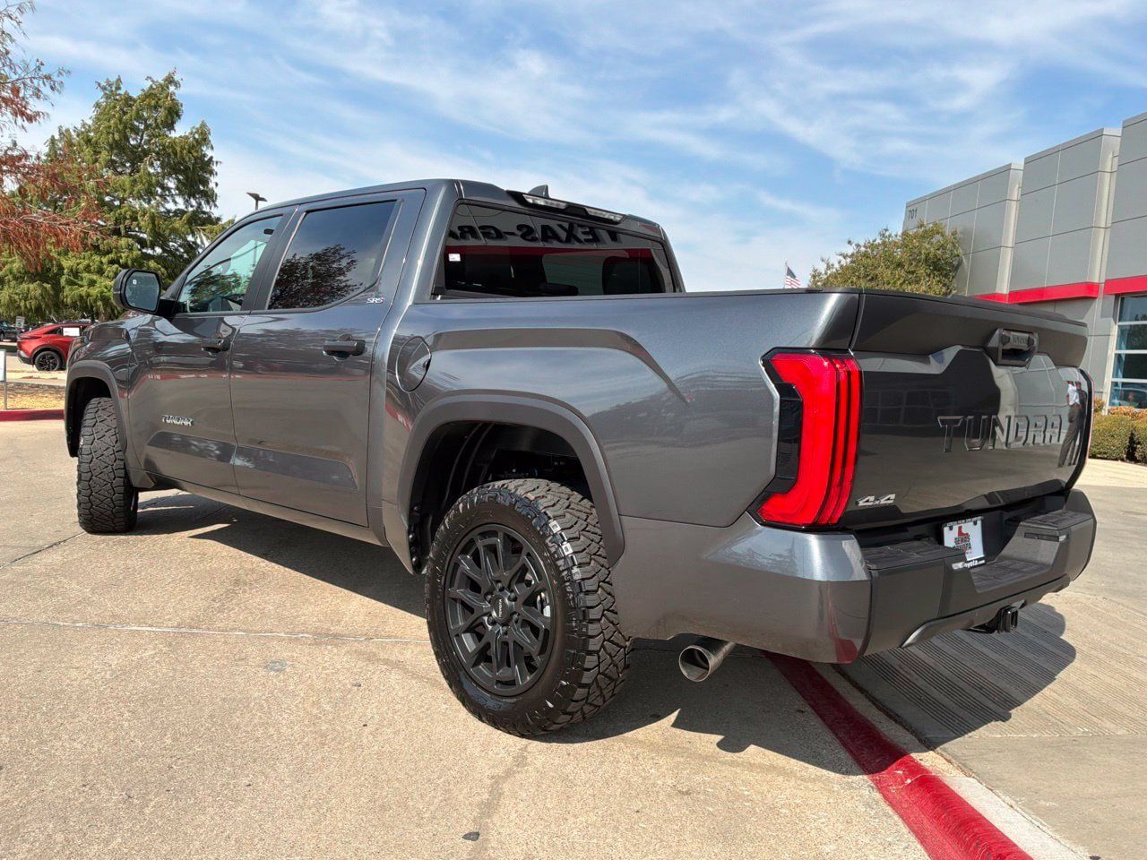 Used 2025 Toyota Tundra SR5 AWD/4WD image 8