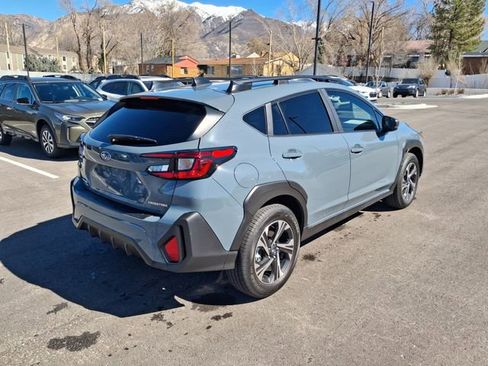 Used 2025 Subaru Crosstrek 2.0i Premium image 3