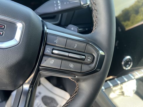 New 2026 GMC Terrain AT4 w/ Technology Package II AWD/4WD image 9