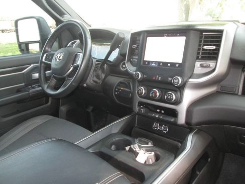 Used 2024 RAM 3500 Big Horn w/ Protection Group AWD/4WD image 18