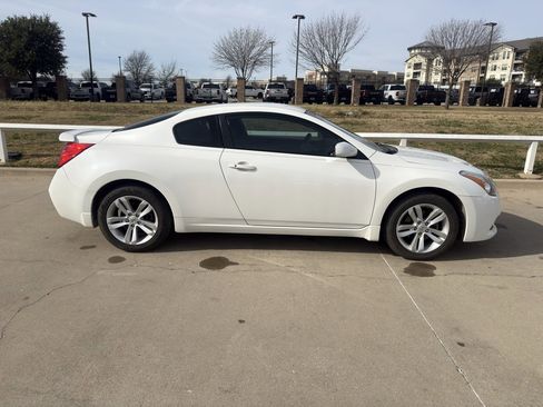 Used 2011 Nissan Altima 2.5 S image 3