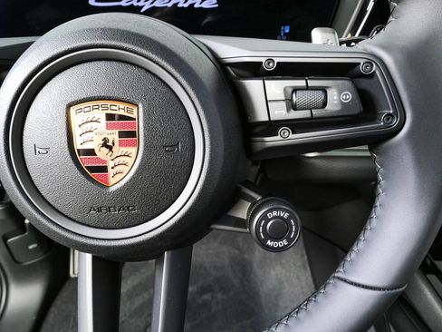 New 2026 Porsche Cayenne Coupe AWD/4WD image 11