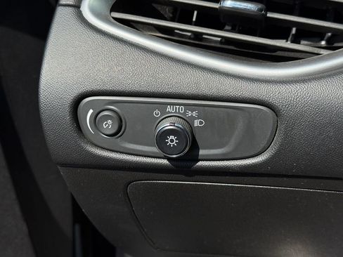 Used 2022 Chevrolet Malibu LS FWD image 16