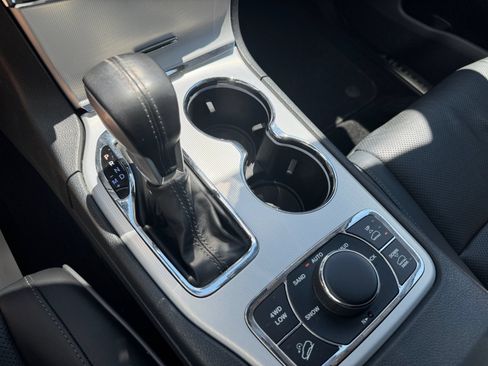 Used 2020 Jeep Grand Cherokee Summit AWD/4WD image 8