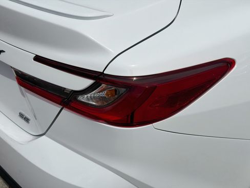 Used 2026 Toyota Camry SE FWD image 27