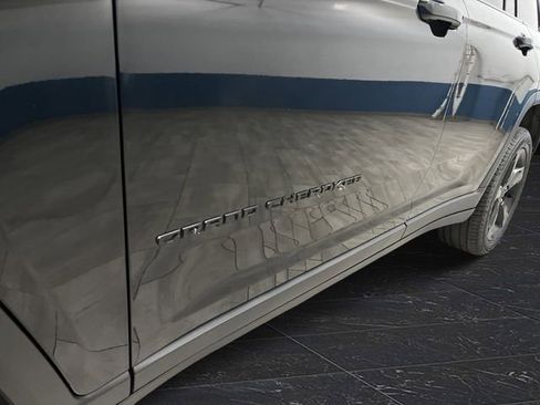 Used 2023 Jeep Grand Cherokee Limited w/ Luxury Tech Group II image 35