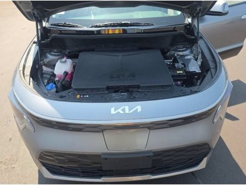 Used 2024 Kia Niro Wind w/ Wind Preserve Package FWD image 5