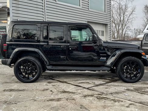 Used 2023 Jeep Wrangler Unlimited Sahara w/ Dual Top Group image 2