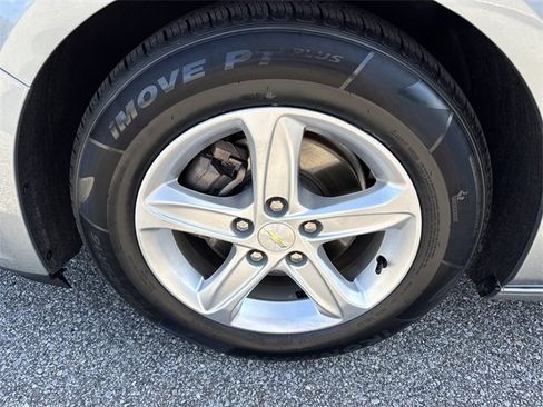 Used 2024 Chevrolet Malibu LT image 36