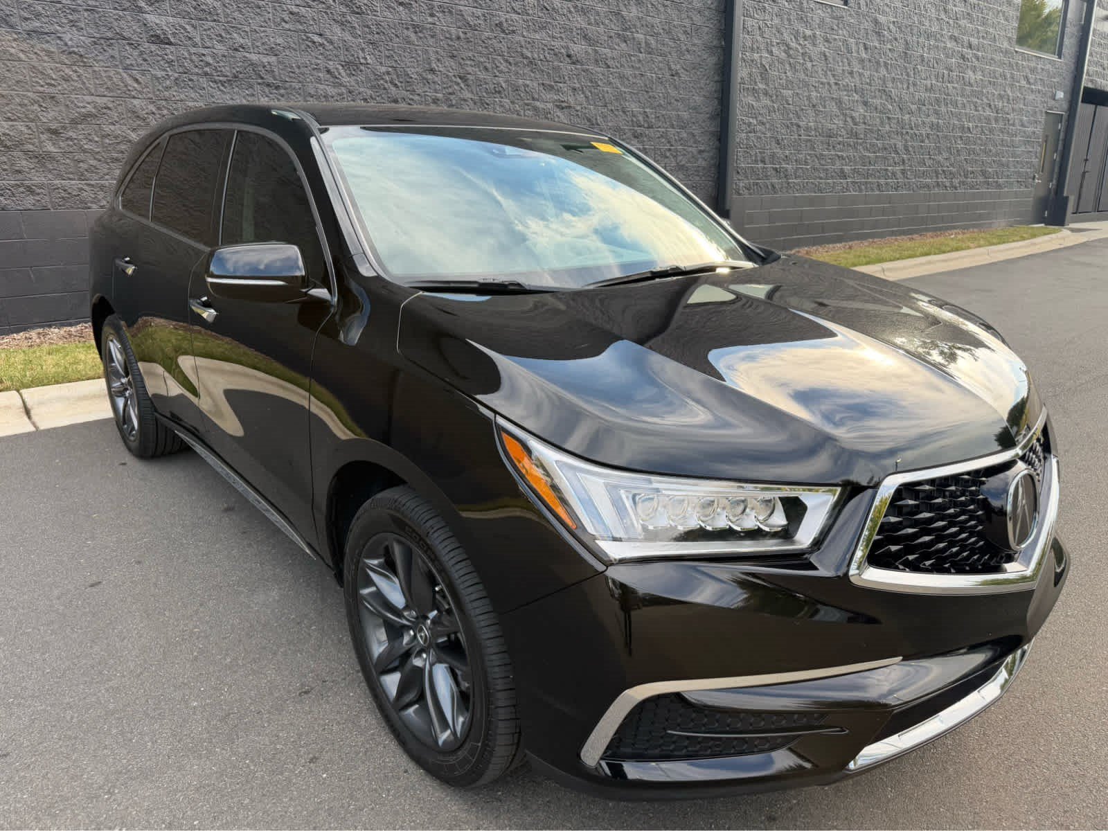 Used 2019 Acura MDX w/ Technology Package FWD image 2