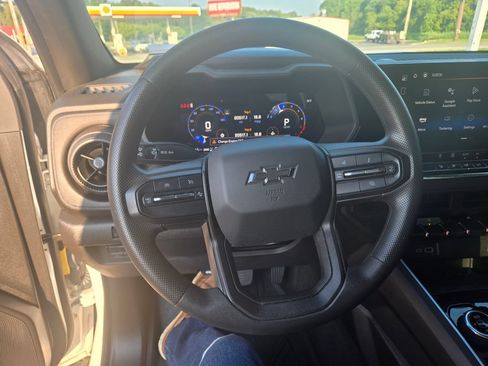 Used 2024 Chevrolet Colorado Trail Boss w/ Advanced Trailering Package AWD/4WD image 10