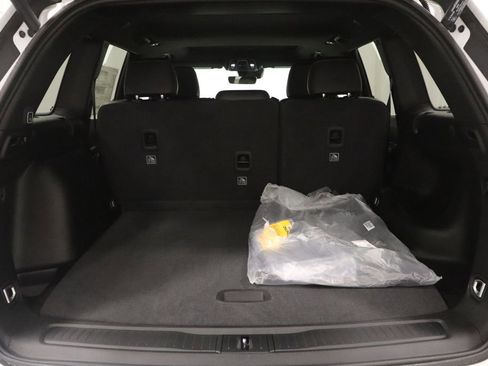 New 2026 Jeep Grand Cherokee Laredo image 19